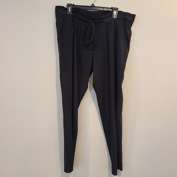 Ramy Brook Allyn Black Silk Paperbag Waist Cropped Pants - Picture 3 of 8